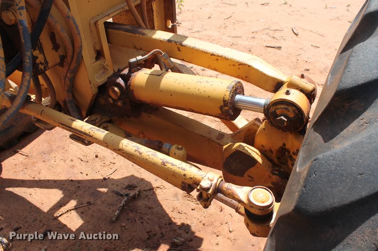 image for item DD5242 1989 Caterpillar 120G motor grader