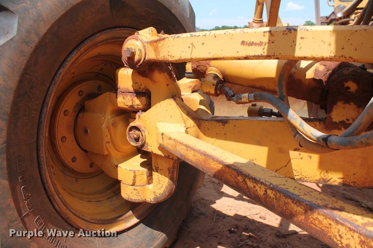 image for item DD5242 1989 Caterpillar 120G motor grader