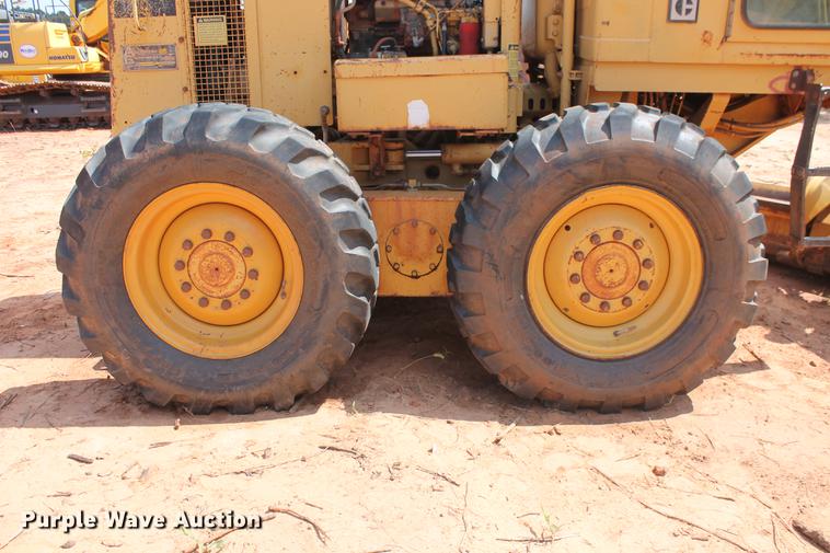 image for item DD5242 1989 Caterpillar 120G motor grader