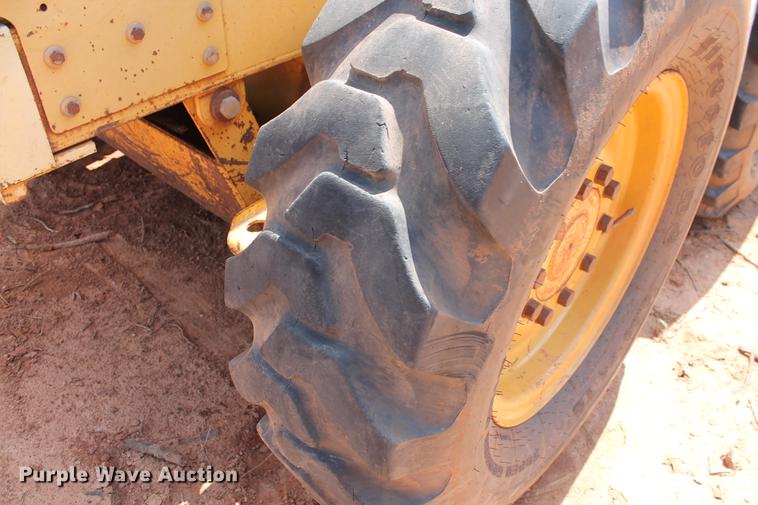 image for item DD5242 1989 Caterpillar 120G motor grader