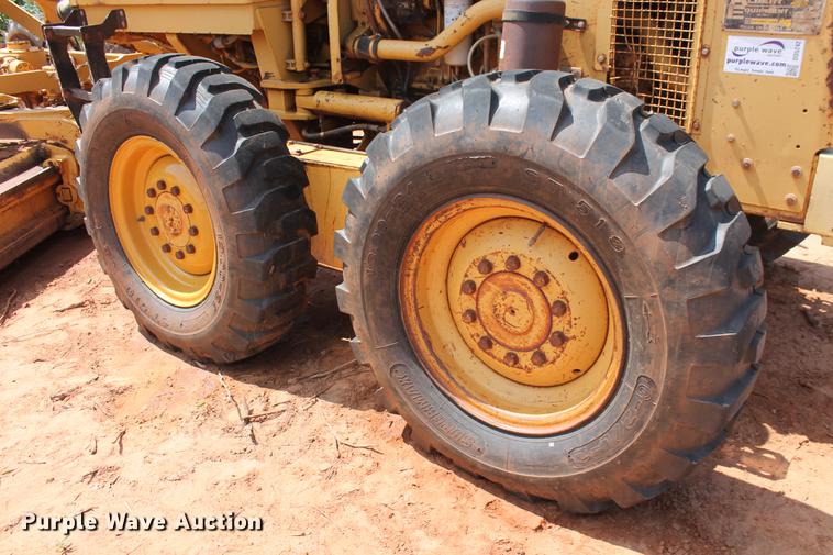 image for item DD5242 1989 Caterpillar 120G motor grader