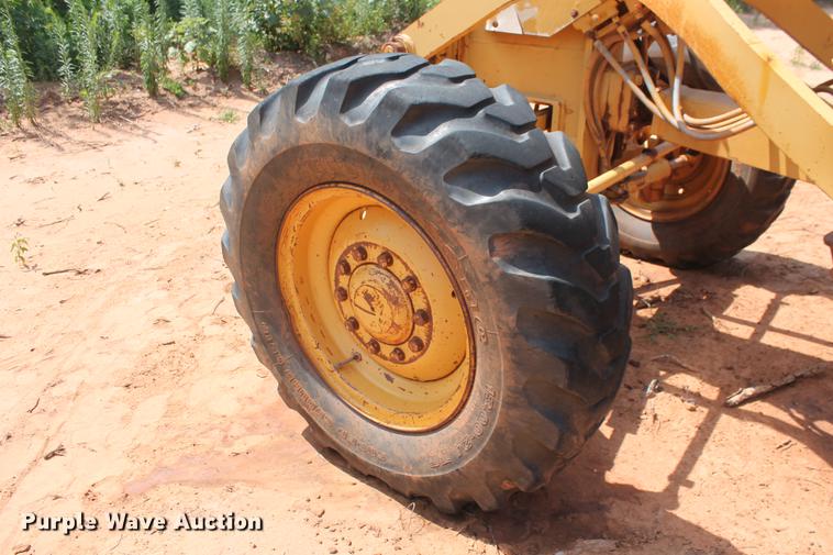 image for item DD5242 1989 Caterpillar 120G motor grader