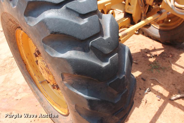 image for item DD5242 1989 Caterpillar 120G motor grader