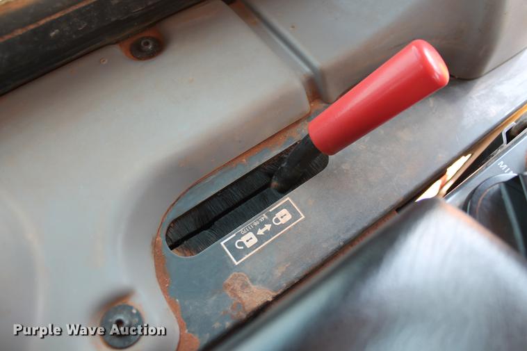 image for item DD5244 2013 Komatsu D65EX-17 dozer