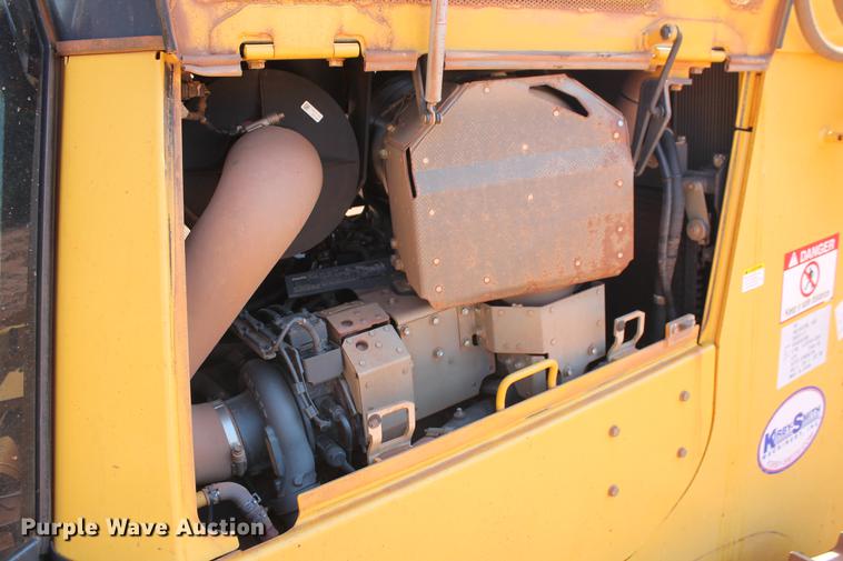 image for item DD5244 2013 Komatsu D65EX-17 dozer