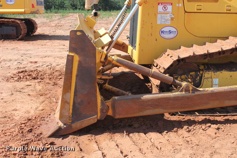 image for item DD5244 2013 Komatsu D65EX-17 dozer