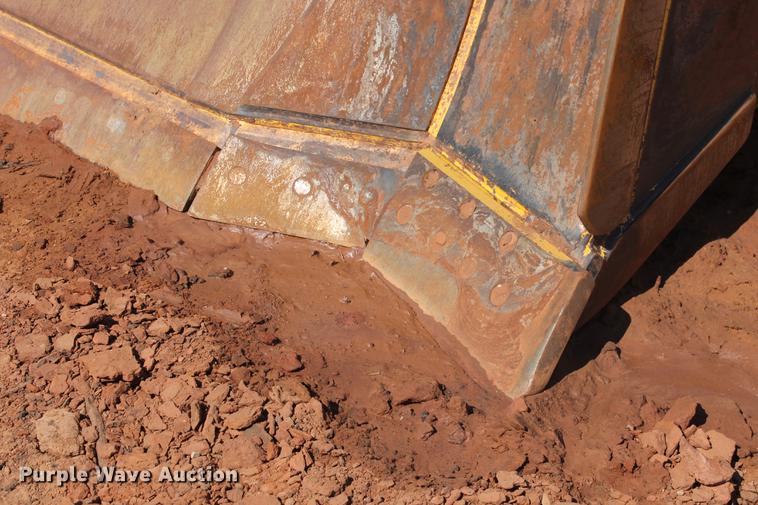 image for item DD5244 2013 Komatsu D65EX-17 dozer