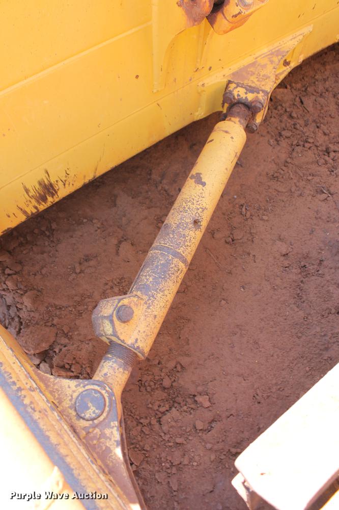 image for item DD5244 2013 Komatsu D65EX-17 dozer