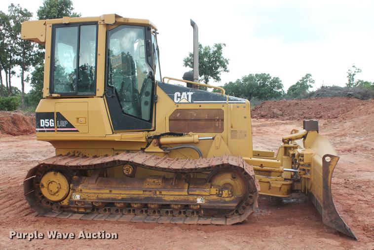 image for item DD5246 2006 Caterpillar D5G LGP dozer