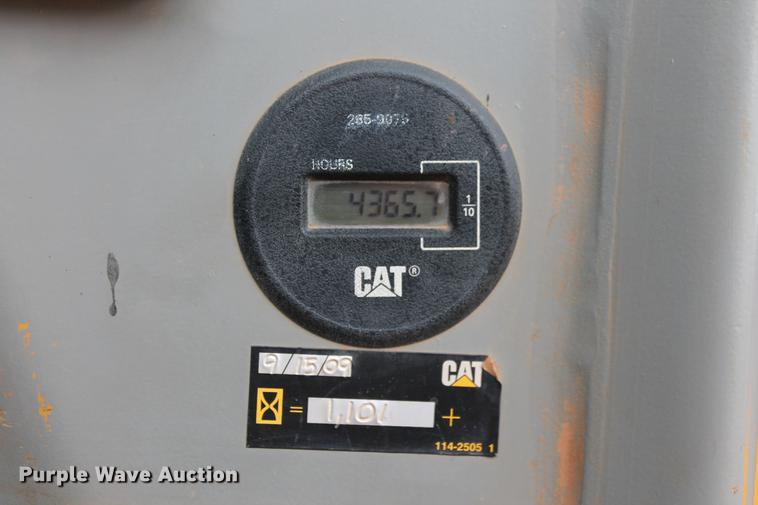 image for item DD5246 2006 Caterpillar D5G LGP dozer