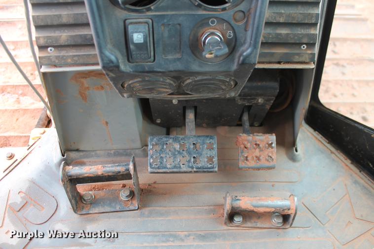 image for item DD5246 2006 Caterpillar D5G LGP dozer