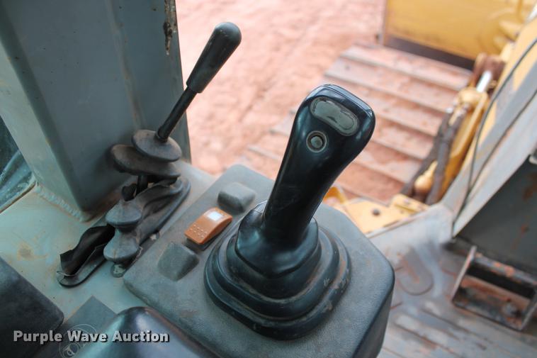 image for item DD5246 2006 Caterpillar D5G LGP dozer