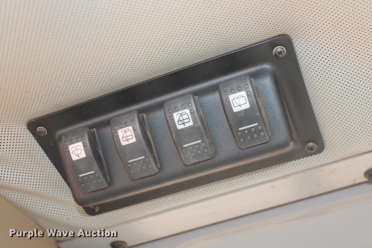 image for item DD5246 2006 Caterpillar D5G LGP dozer