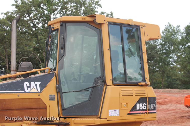 image for item DD5246 2006 Caterpillar D5G LGP dozer