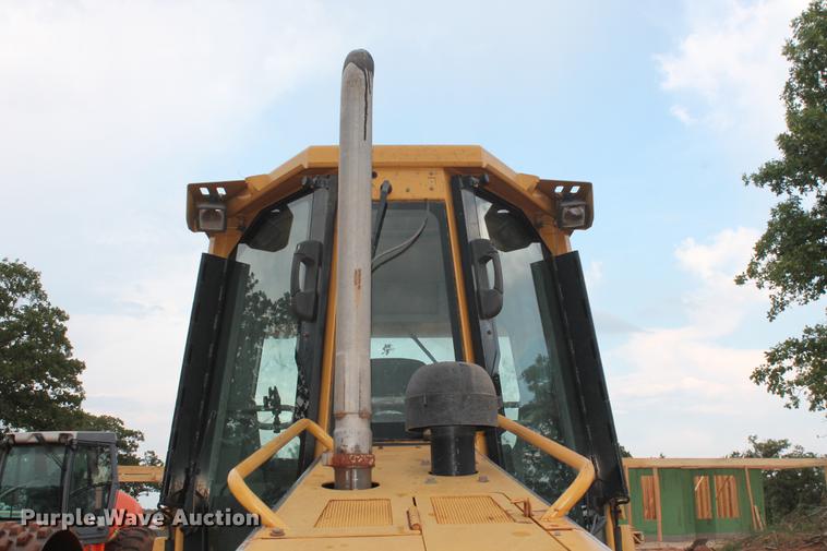 image for item DD5246 2006 Caterpillar D5G LGP dozer