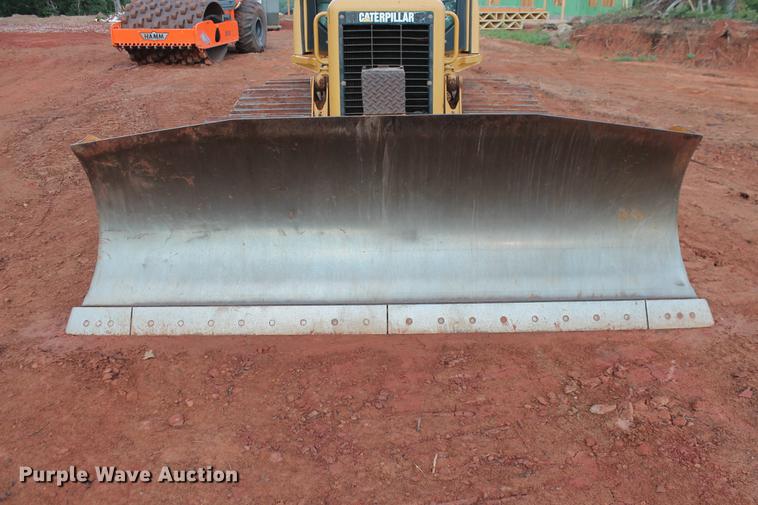 image for item DD5246 2006 Caterpillar D5G LGP dozer