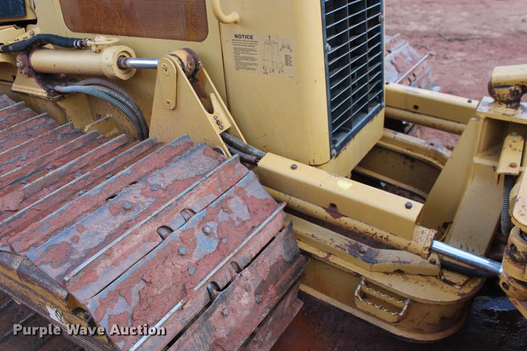 image for item DD5246 2006 Caterpillar D5G LGP dozer