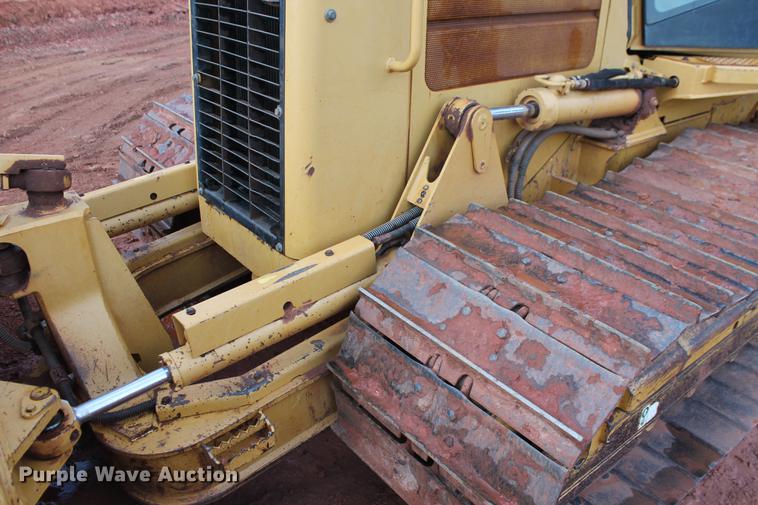 image for item DD5246 2006 Caterpillar D5G LGP dozer