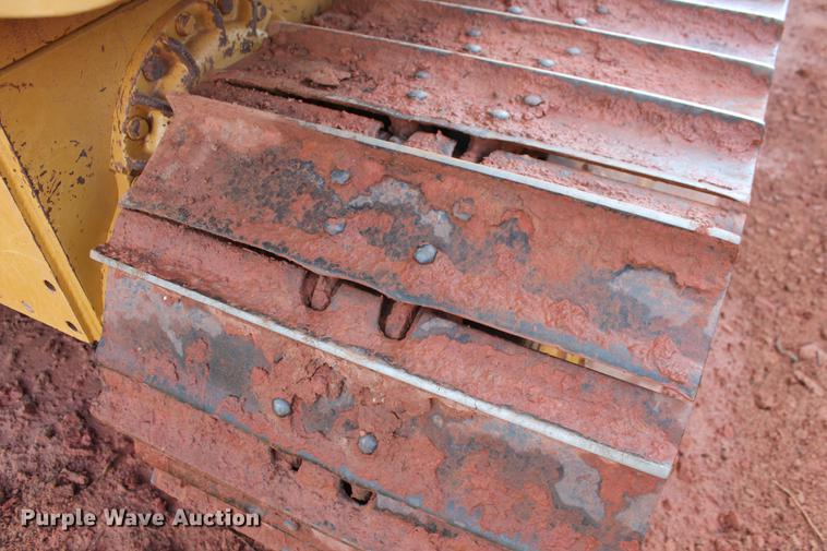 image for item DD5246 2006 Caterpillar D5G LGP dozer