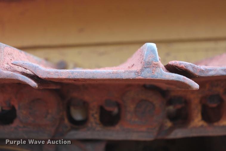 image for item DD5246 2006 Caterpillar D5G LGP dozer