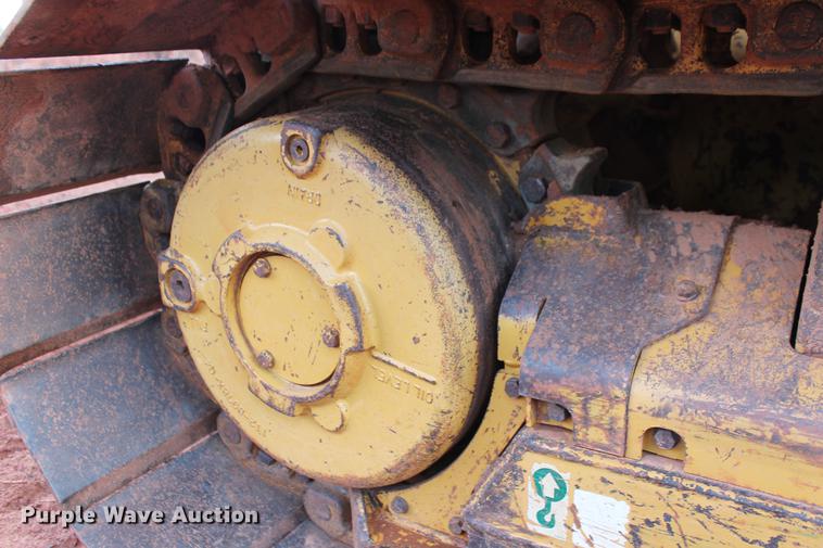 image for item DD5246 2006 Caterpillar D5G LGP dozer
