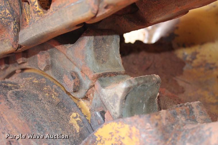 image for item DD5246 2006 Caterpillar D5G LGP dozer