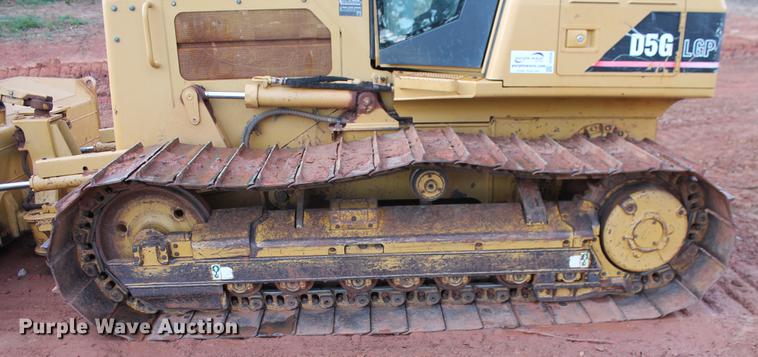 image for item DD5246 2006 Caterpillar D5G LGP dozer