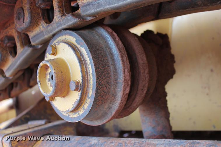 image for item DD5246 2006 Caterpillar D5G LGP dozer