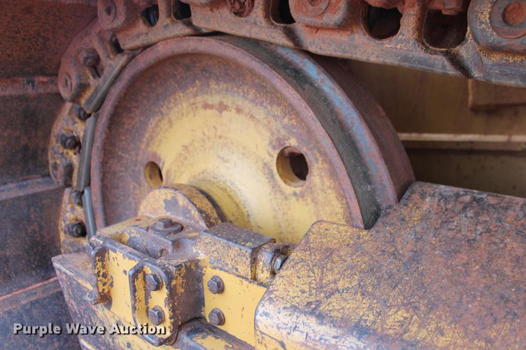 image for item DD5246 2006 Caterpillar D5G LGP dozer