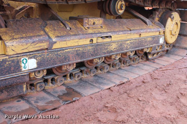 image for item DD5246 2006 Caterpillar D5G LGP dozer