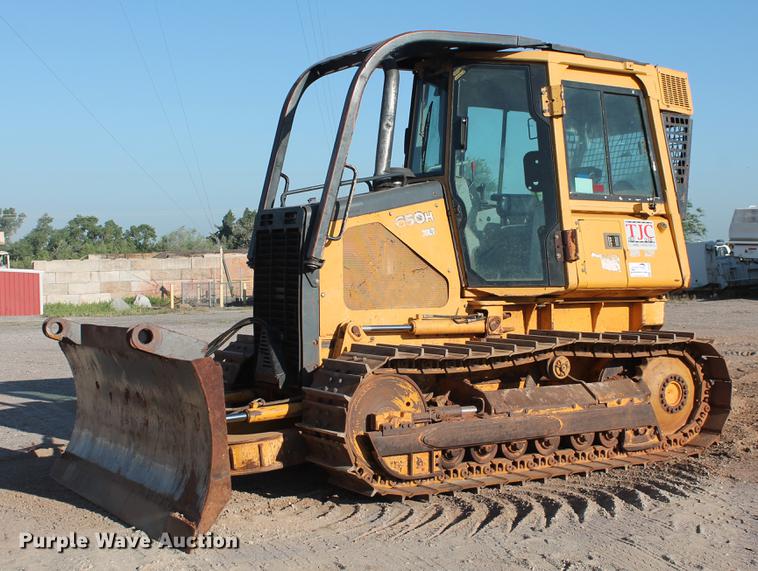 image for item DD5250 2004 John Deere 650H XLT dozer