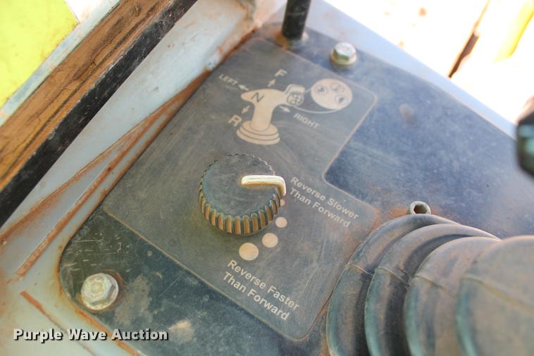 image for item DD5250 2004 John Deere 650H XLT dozer