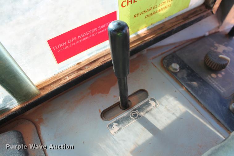 image for item DD5250 2004 John Deere 650H XLT dozer