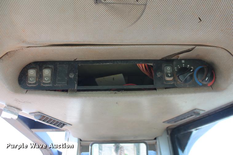 image for item DD5250 2004 John Deere 650H XLT dozer