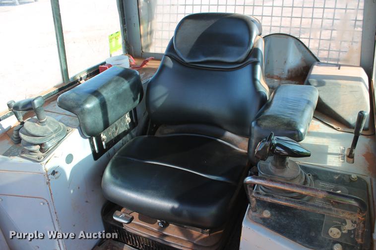 image for item DD5250 2004 John Deere 650H XLT dozer