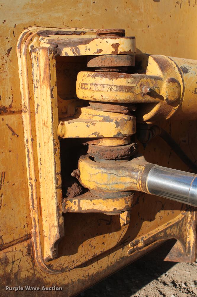 image for item DD5250 2004 John Deere 650H XLT dozer