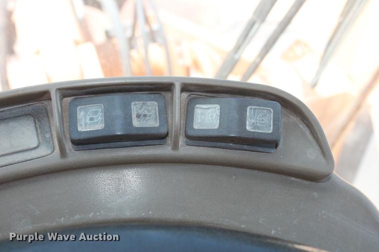 image for item DD5253 2004 Case 621D wheel loader