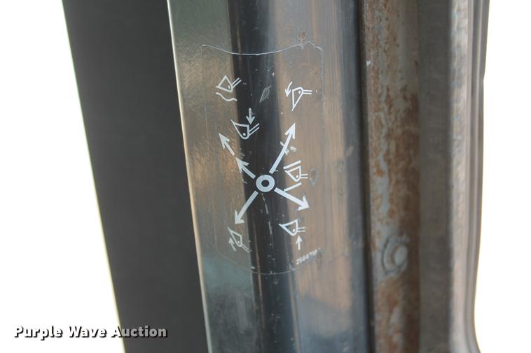 image for item DD5253 2004 Case 621D wheel loader