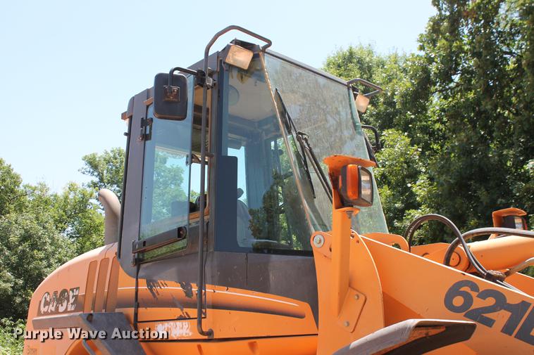 image for item DD5253 2004 Case 621D wheel loader