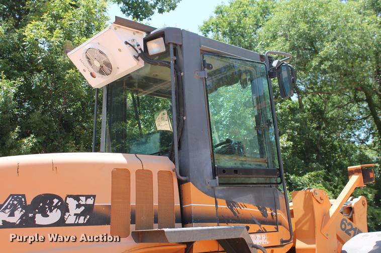 image for item DD5253 2004 Case 621D wheel loader