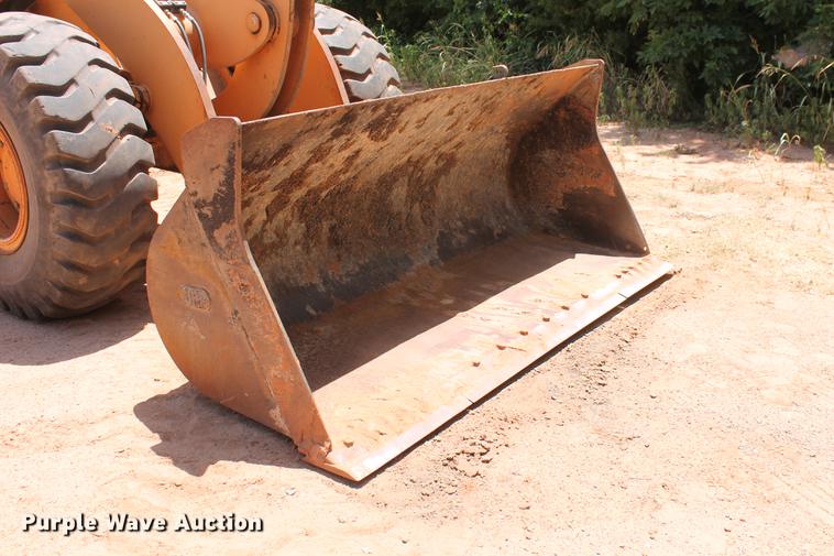 image for item DD5253 2004 Case 621D wheel loader