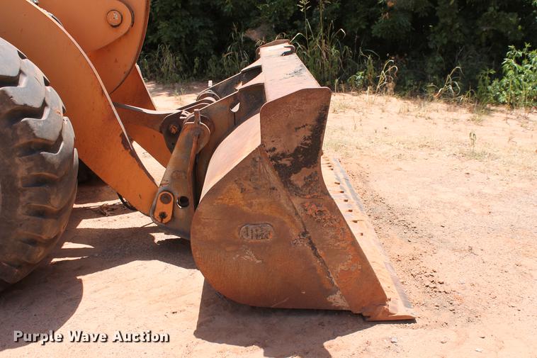 image for item DD5253 2004 Case 621D wheel loader