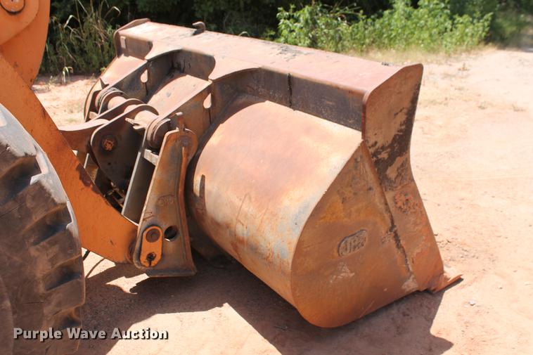 image for item DD5253 2004 Case 621D wheel loader