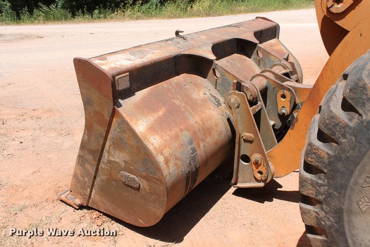 image for item DD5253 2004 Case 621D wheel loader