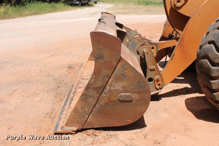 image for item DD5253 2004 Case 621D wheel loader