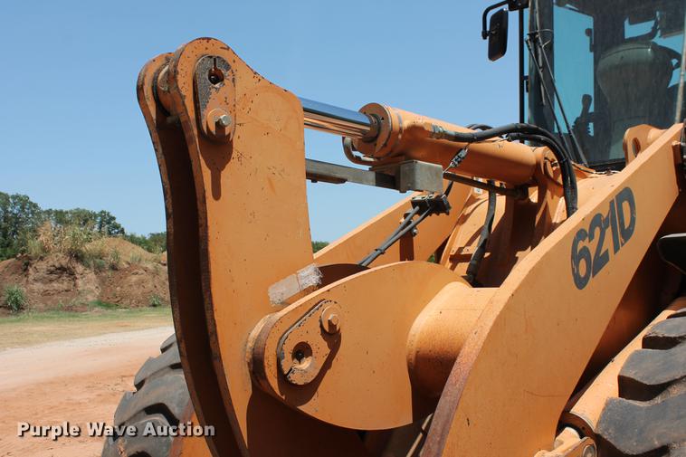 image for item DD5253 2004 Case 621D wheel loader