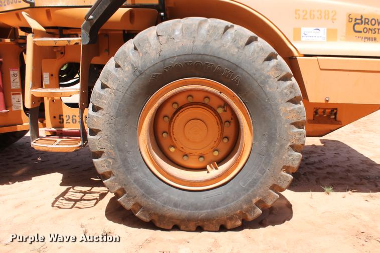 image for item DD5253 2004 Case 621D wheel loader