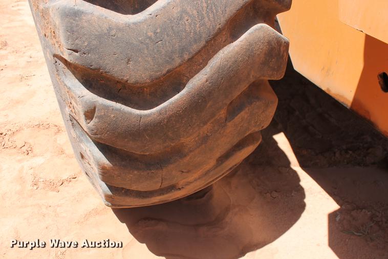 image for item DD5253 2004 Case 621D wheel loader