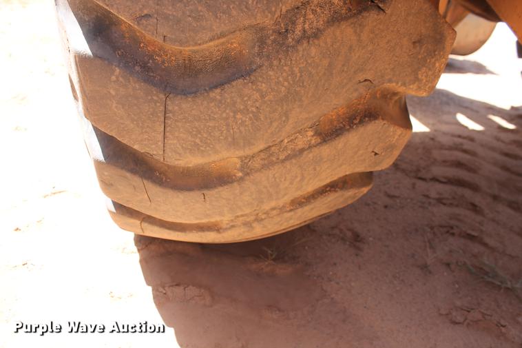 image for item DD5253 2004 Case 621D wheel loader