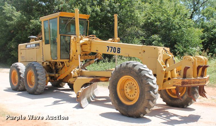 image for item DD5254 1987 John Deere 770B motor grader